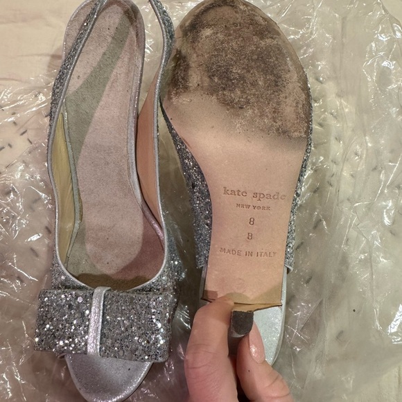 Kate Spade Silver Glittered Bow Slingback Heel Sz 8 - Picture 2 of 2